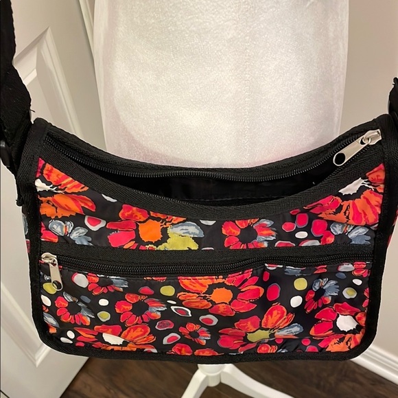 Floral Shoulder Bag with Hobo Style Adjustable Strap Pockets New - Picture 5 of 12